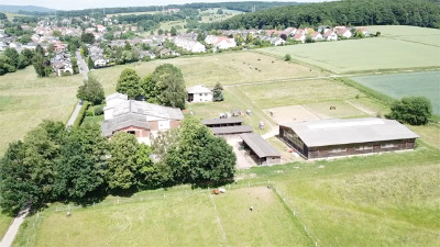 Koppeln und Reithalle Koppeln und Reithalle